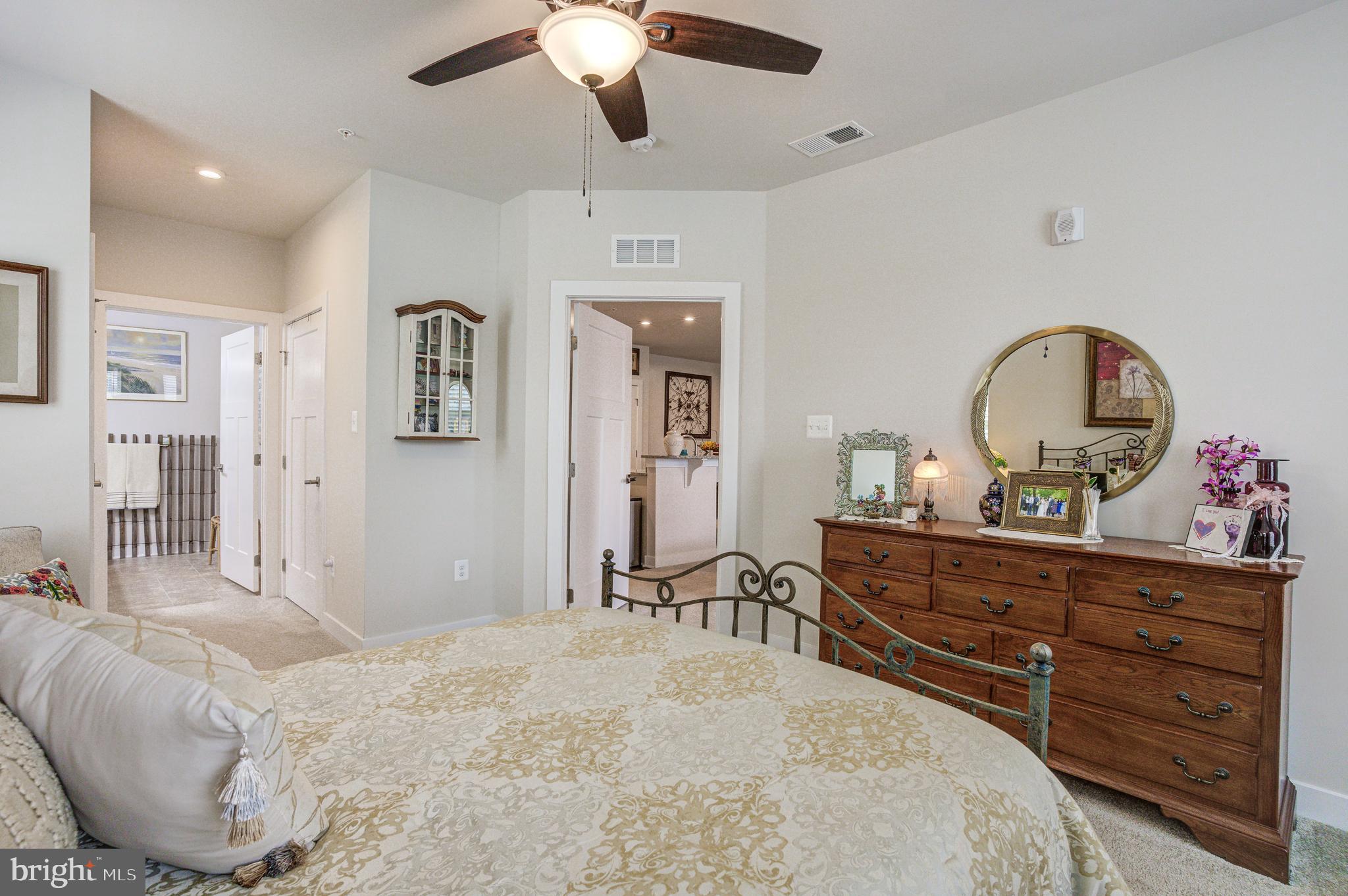 LAKE LINGANORE TOWN CENTER - Residential