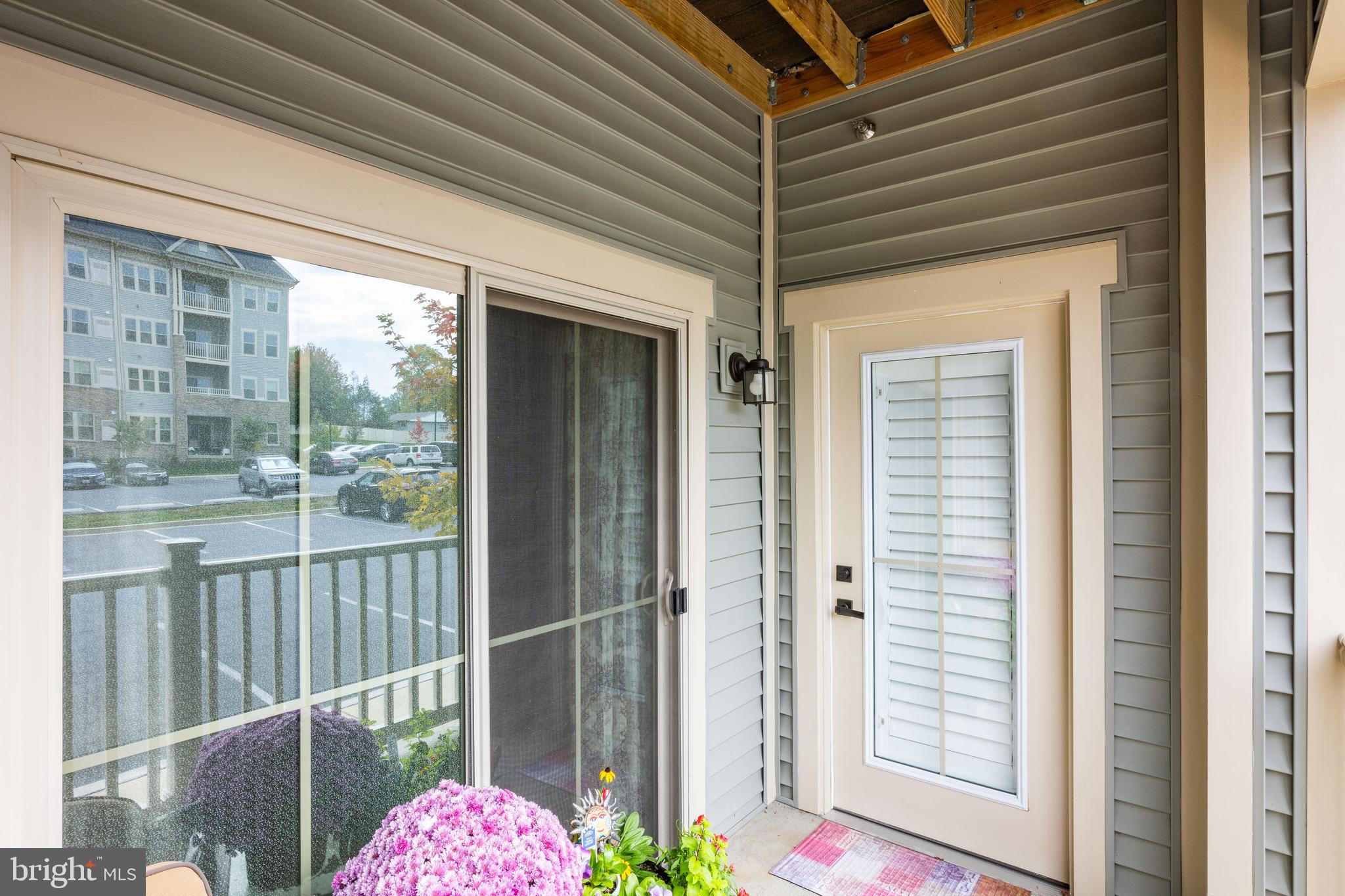 LAKE LINGANORE TOWN CENTER - Residential