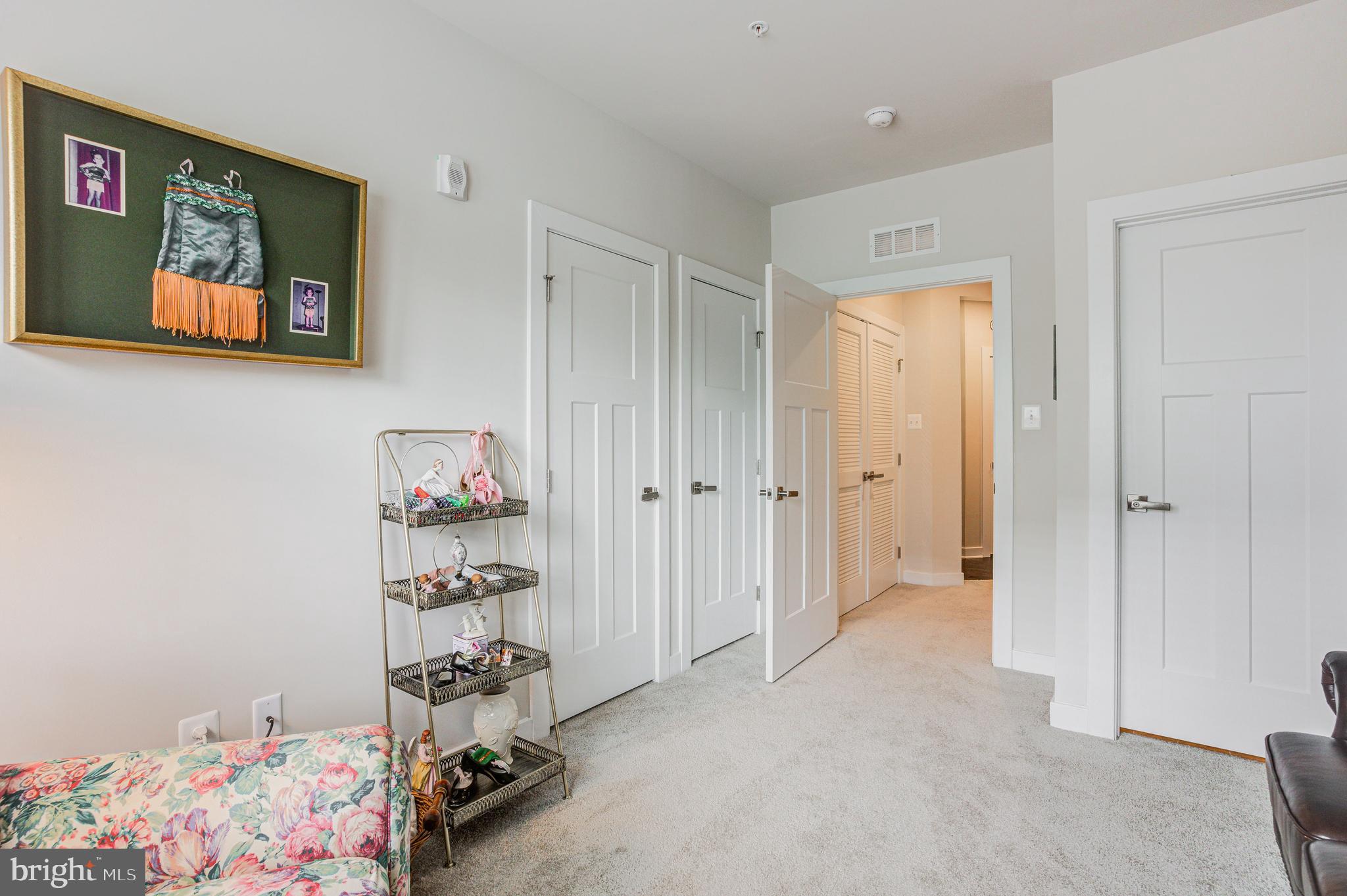 LAKE LINGANORE TOWN CENTER - Residential