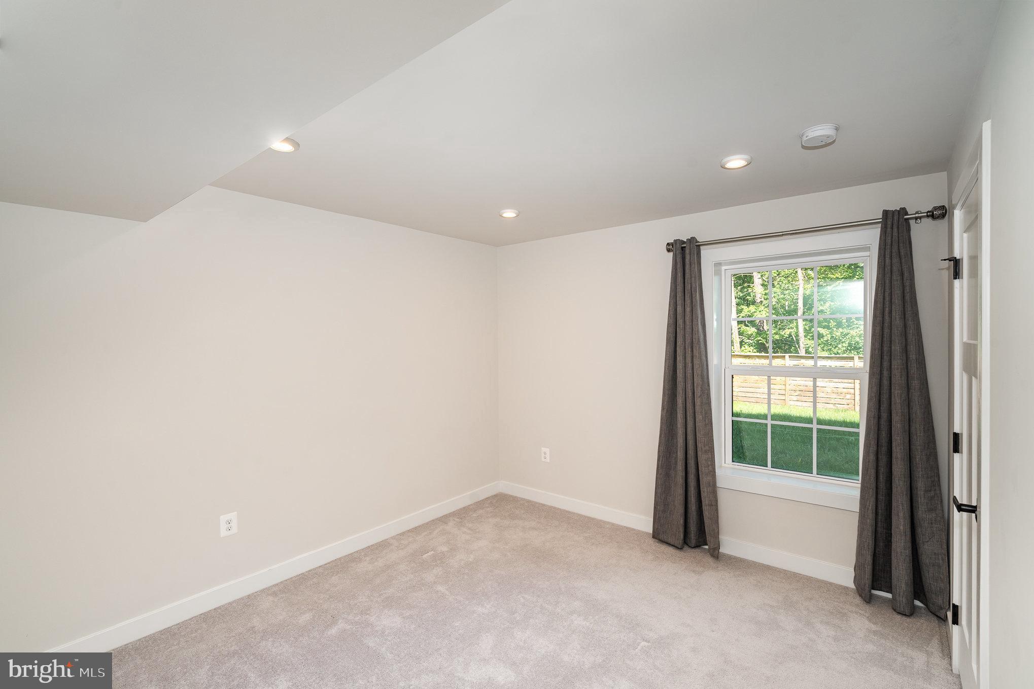 FREDERICKSBURG CITY - Residential Lease