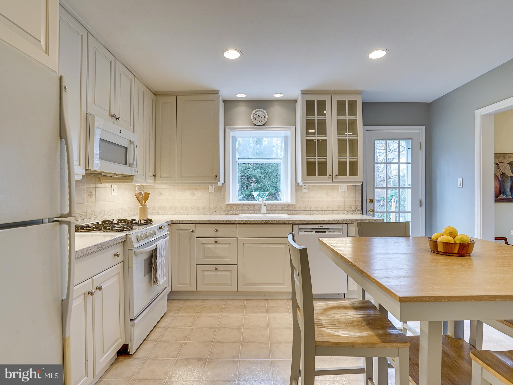 ARLINGWOOD - Residential Lease