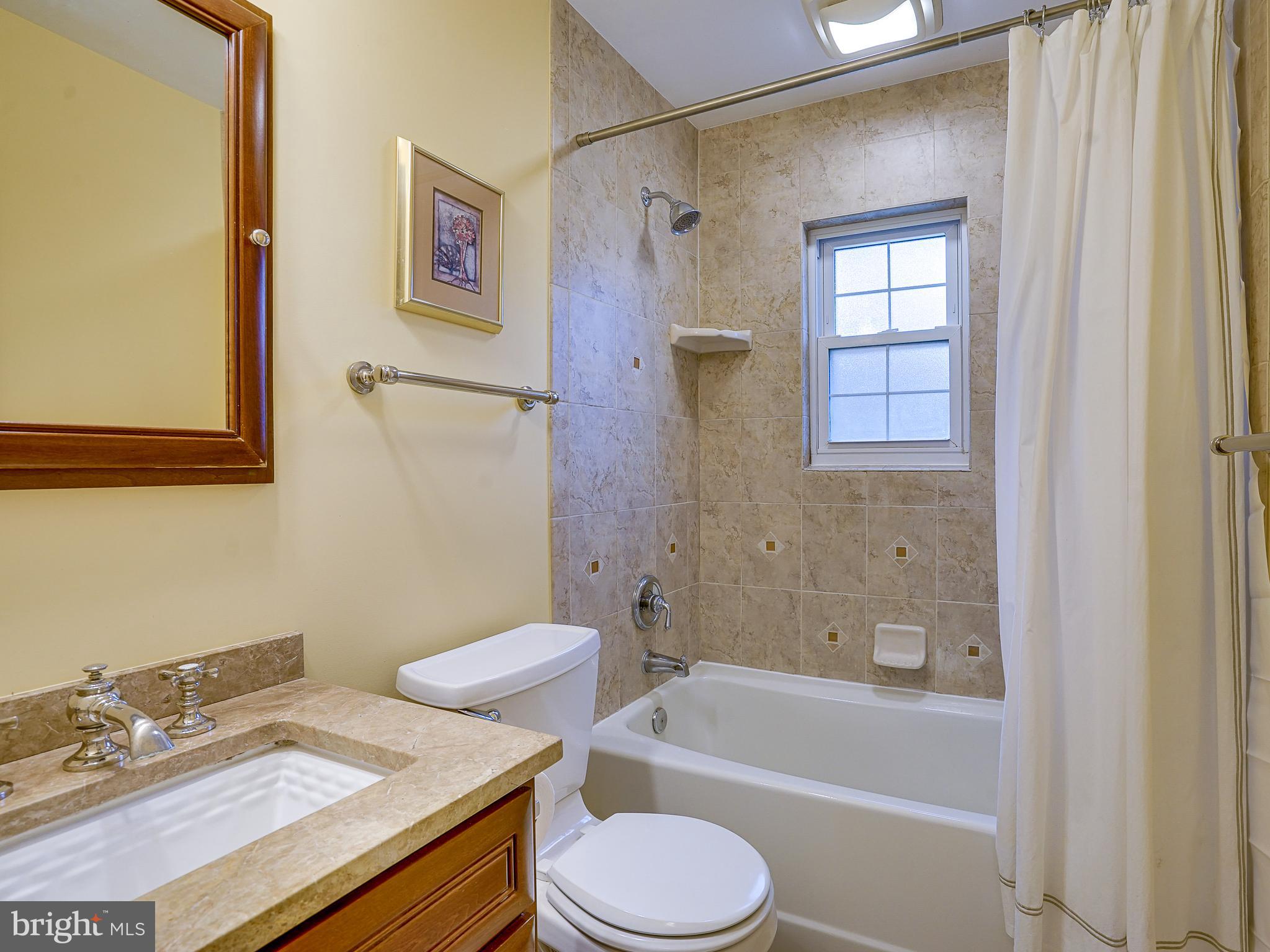 ARLINGWOOD - Residential Lease