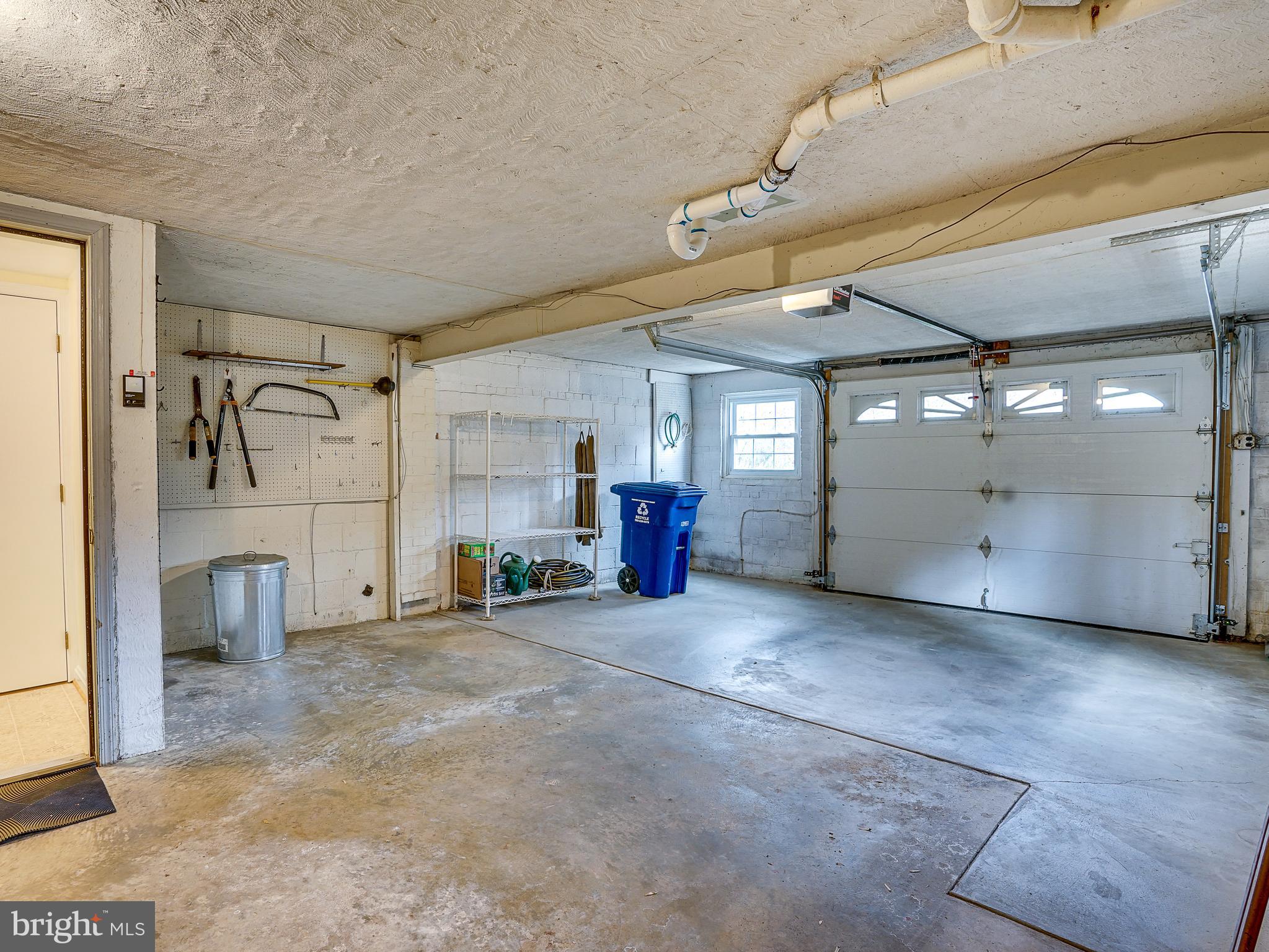 ARLINGWOOD - Residential Lease