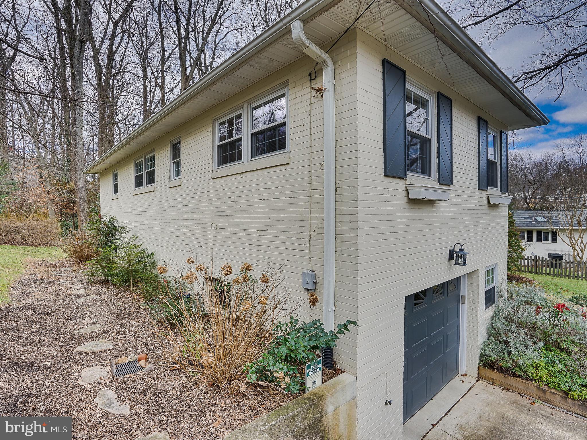 ARLINGWOOD - Residential Lease