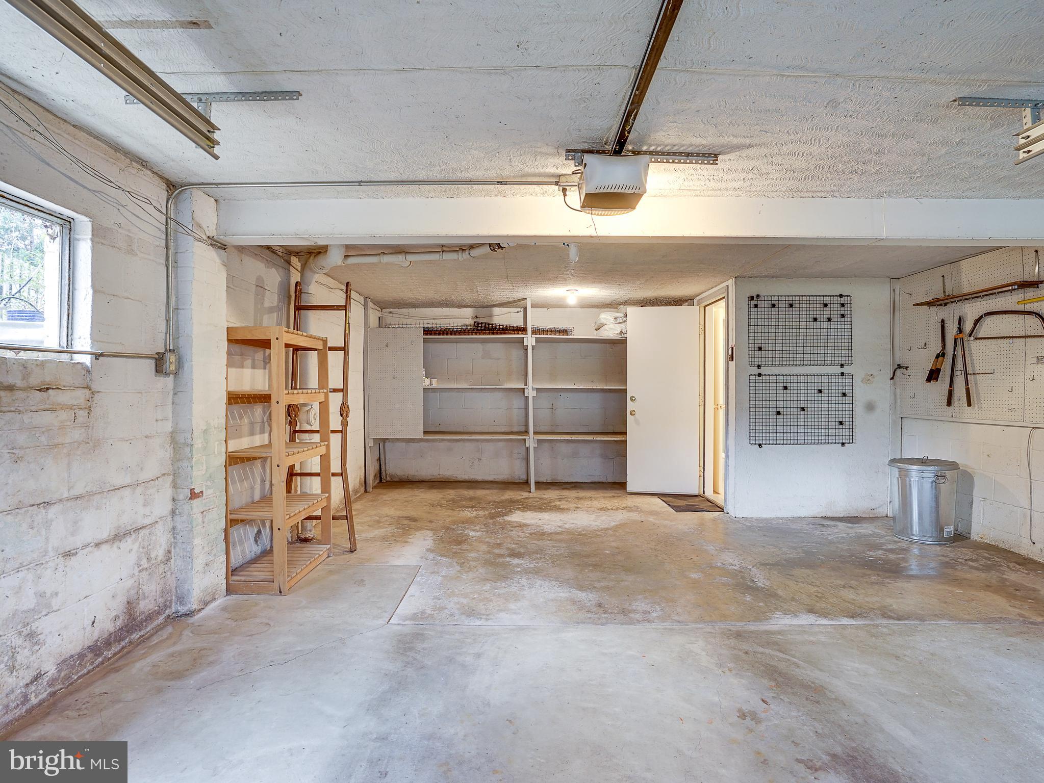 ARLINGWOOD - Residential Lease