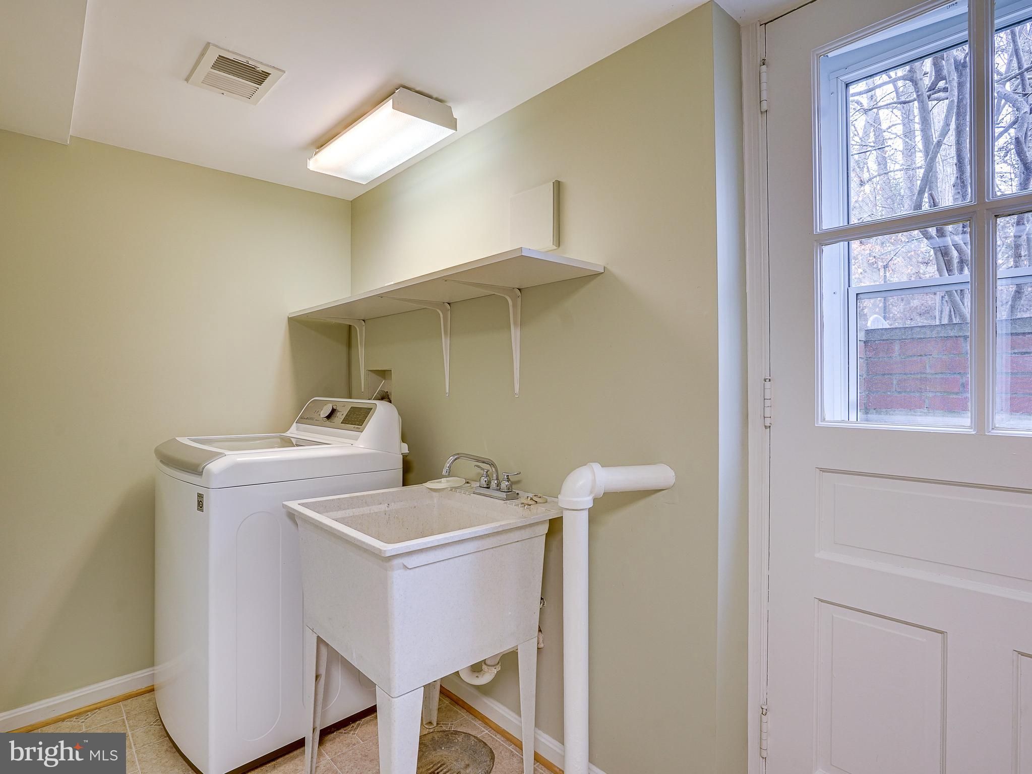 ARLINGWOOD - Residential Lease