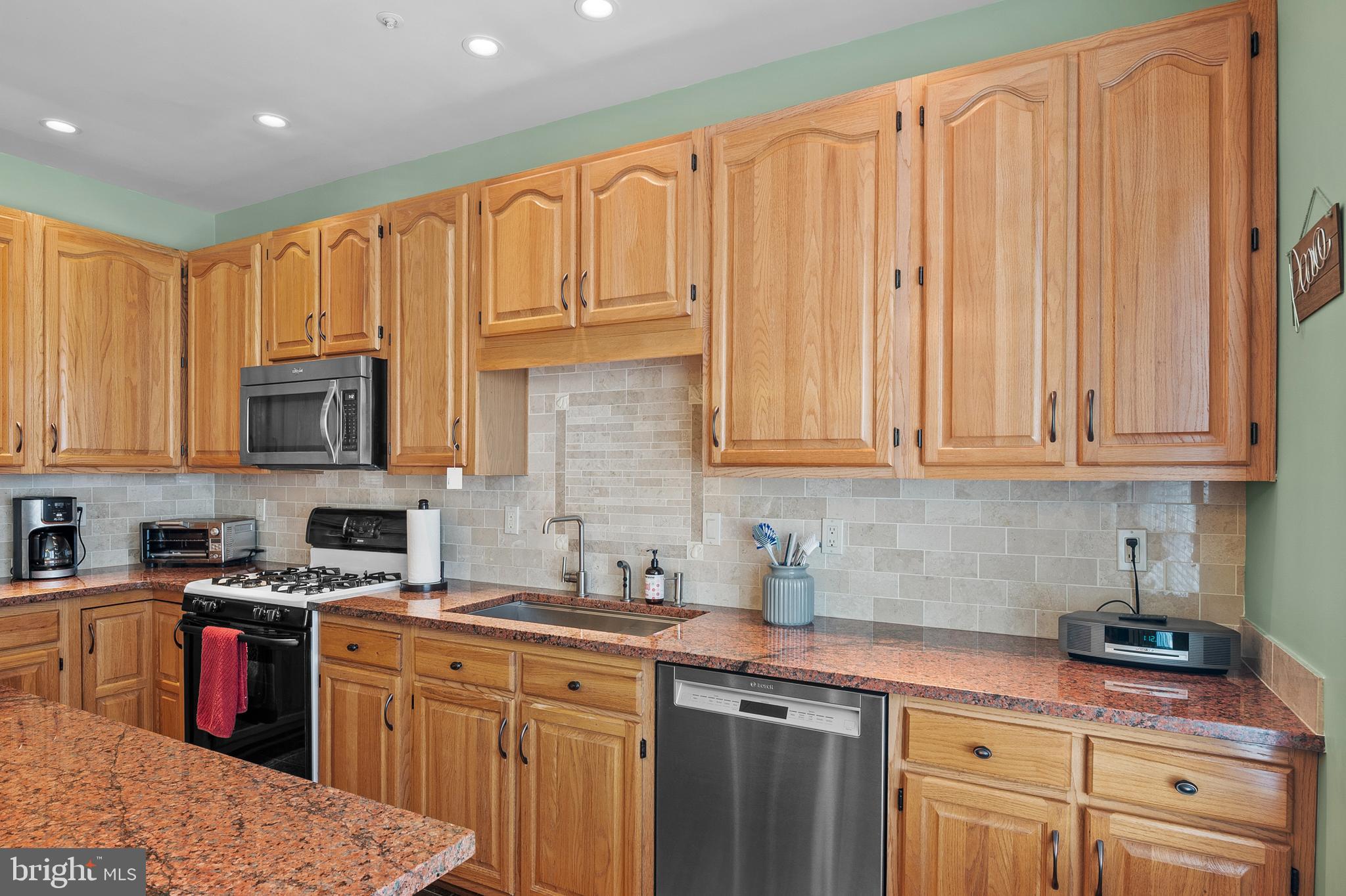 ELLICOTT PARK - Residential