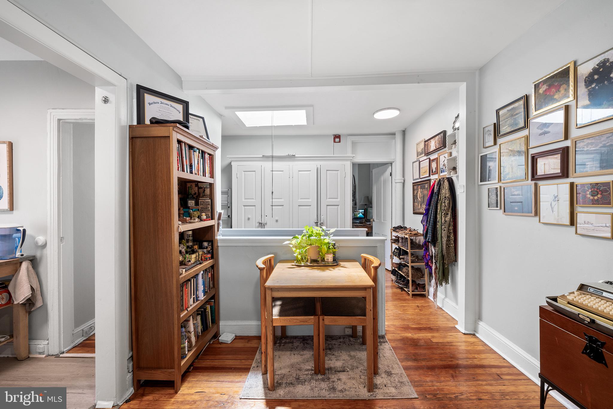 UNIVERSITY CITY - Residential Lease