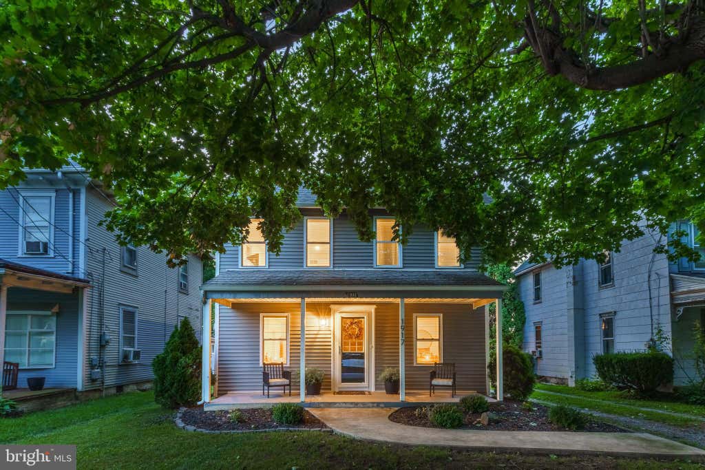 Photo of 1917 New Holland Pike, LANCASTER, PA 17601 (MLS # PALA2093968)