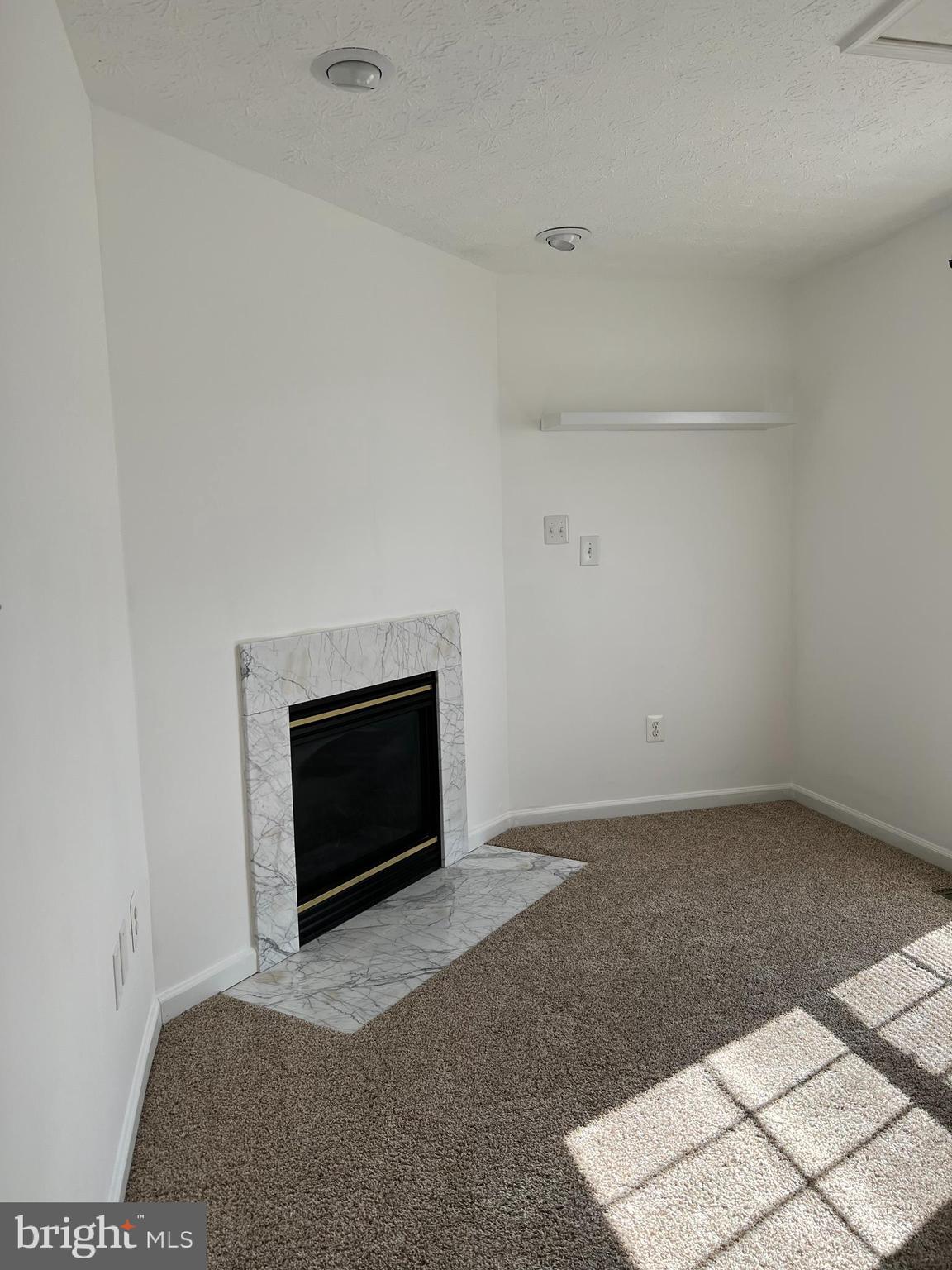 COVINGTON KNOLLS - Residential Lease