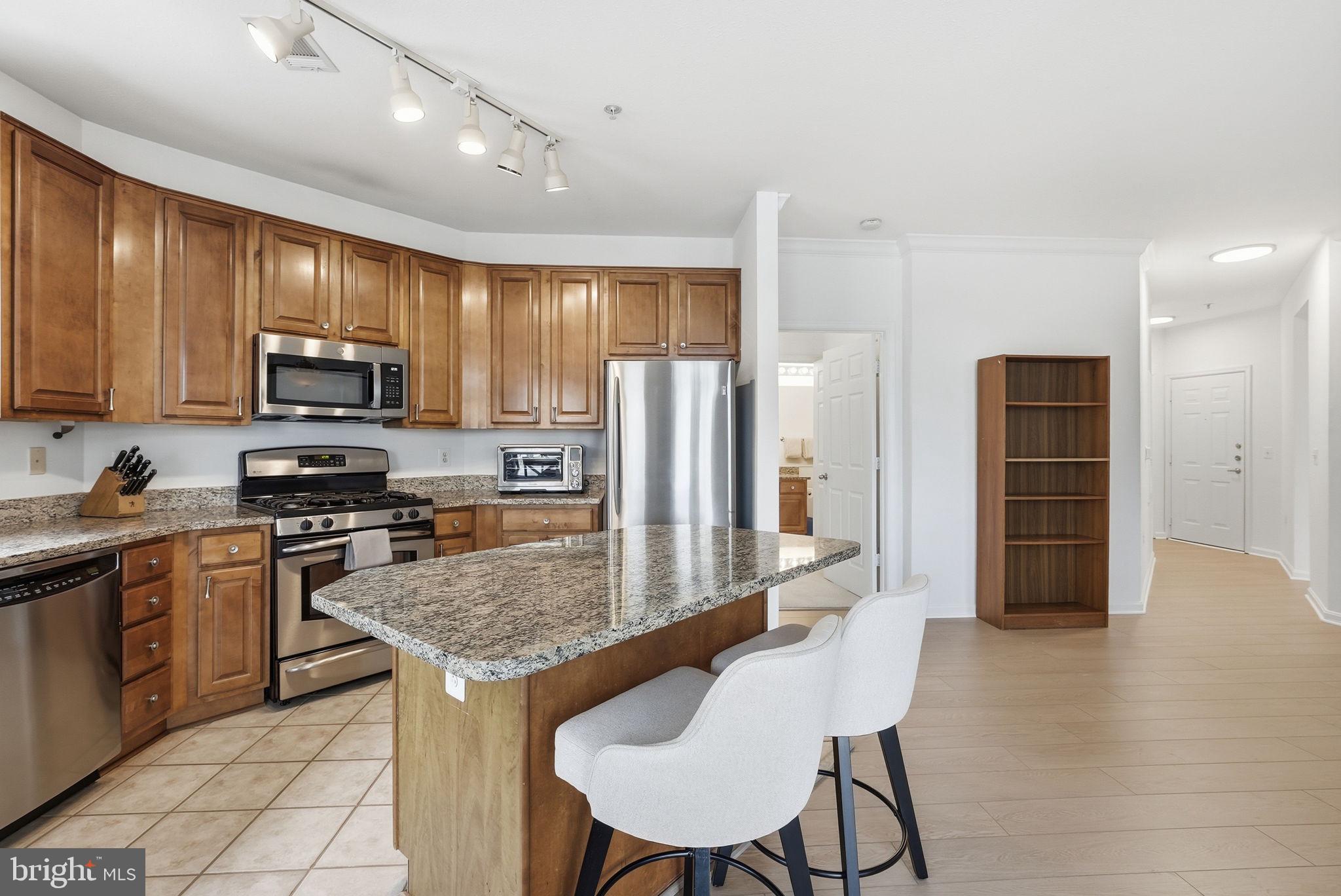 MARQUIS AT VIENNA STATION - Residential