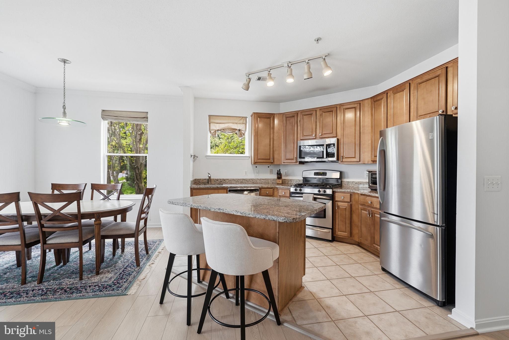 MARQUIS AT VIENNA STATION - Residential