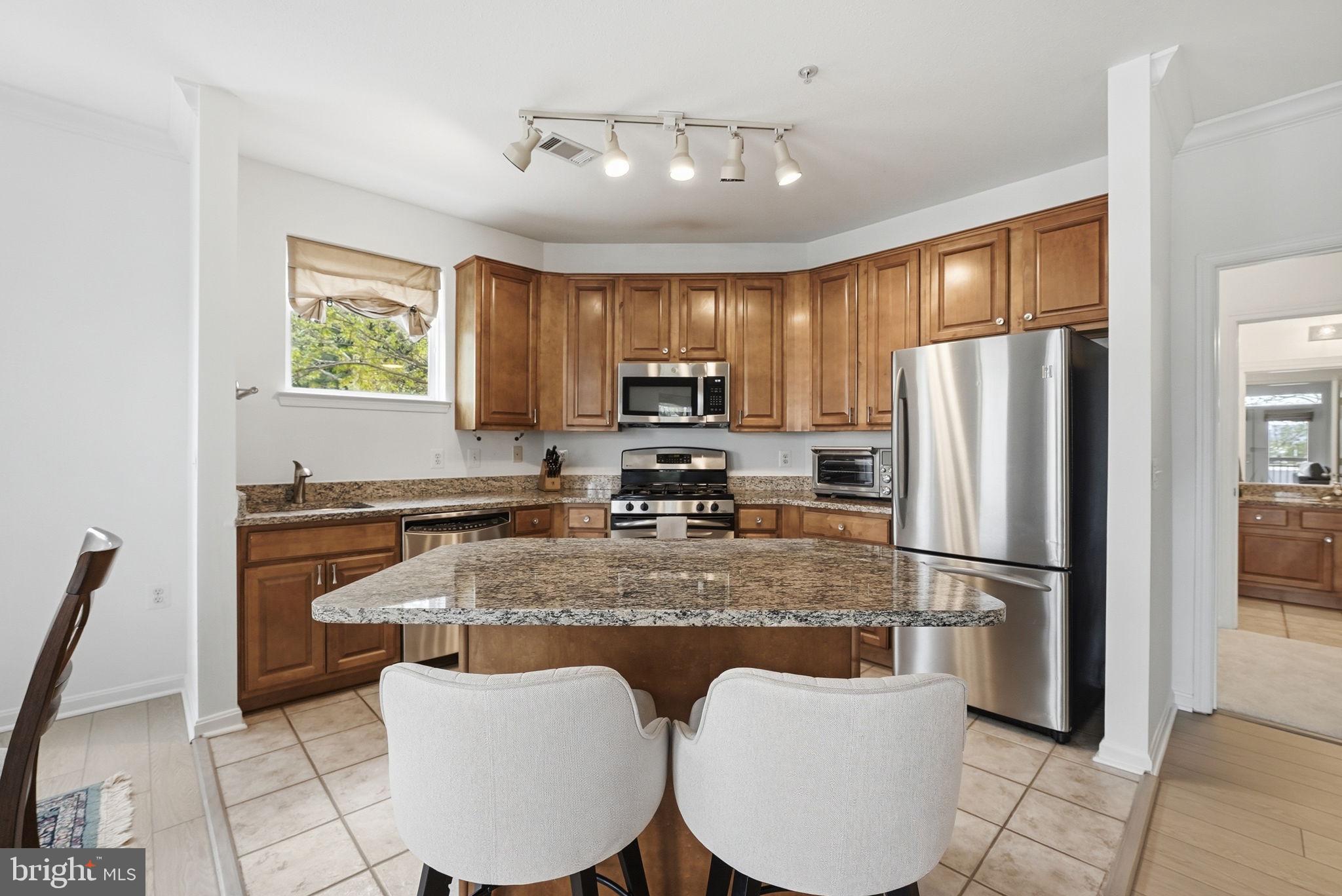 MARQUIS AT VIENNA STATION - Residential