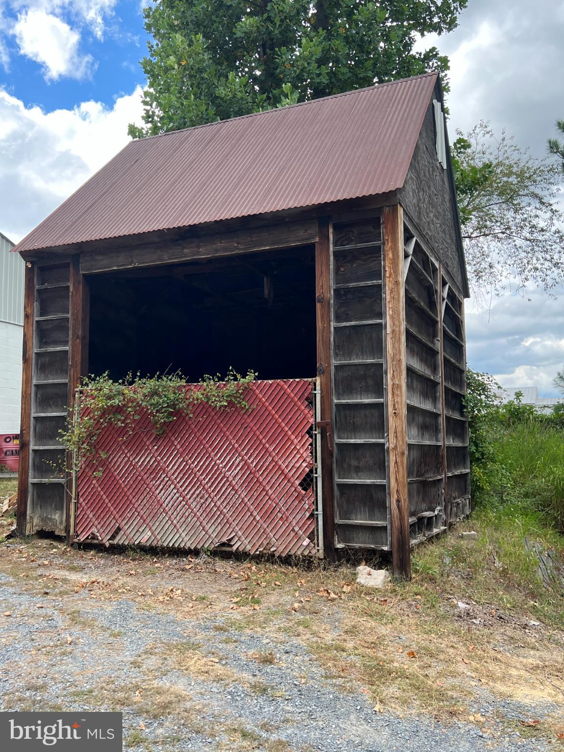 CLIFTON INDUSTRIAL PARK - Commercial Sale