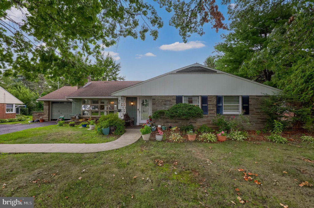 Photo of 201 Murry Hill Drive, LANCASTER, PA 17601 (MLS # PALA2094164)