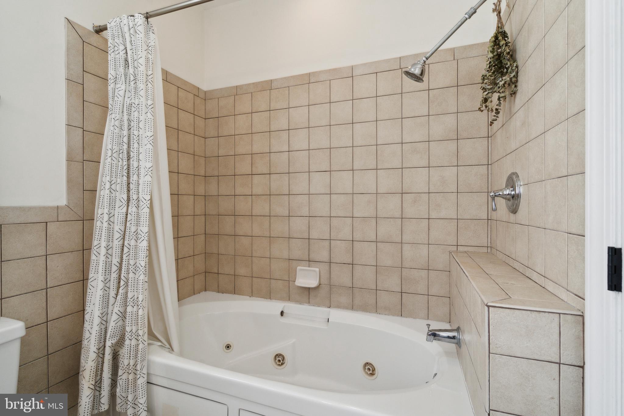 BELLA VISTA - Residential