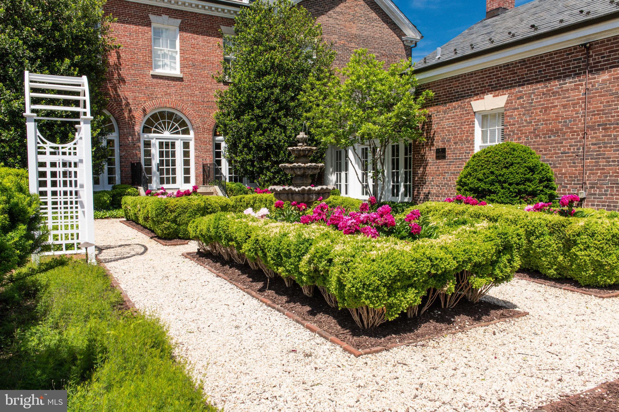 BELMONT COUNTRY CLUB - Residential