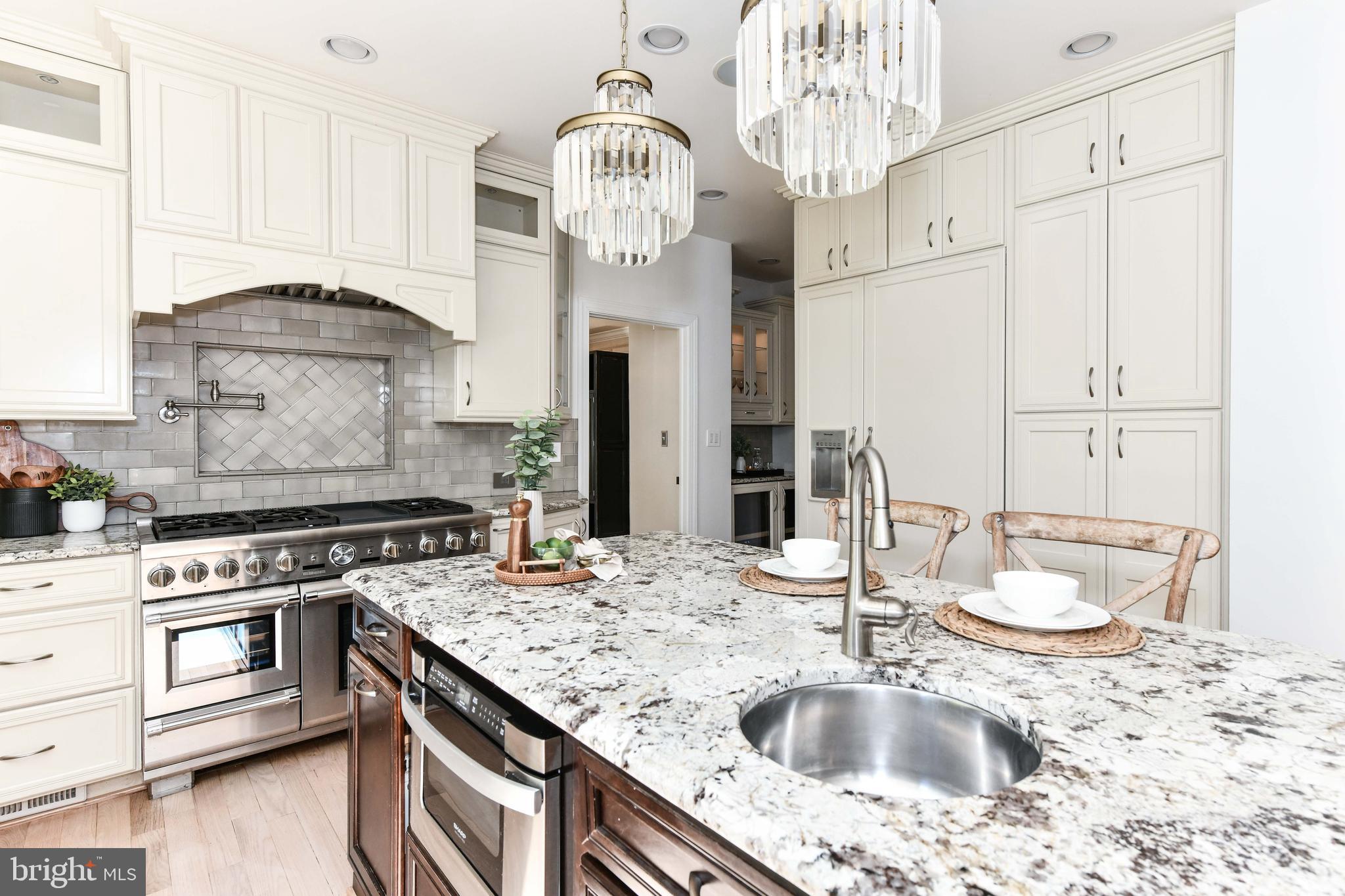 BELMONT COUNTRY CLUB - Residential
