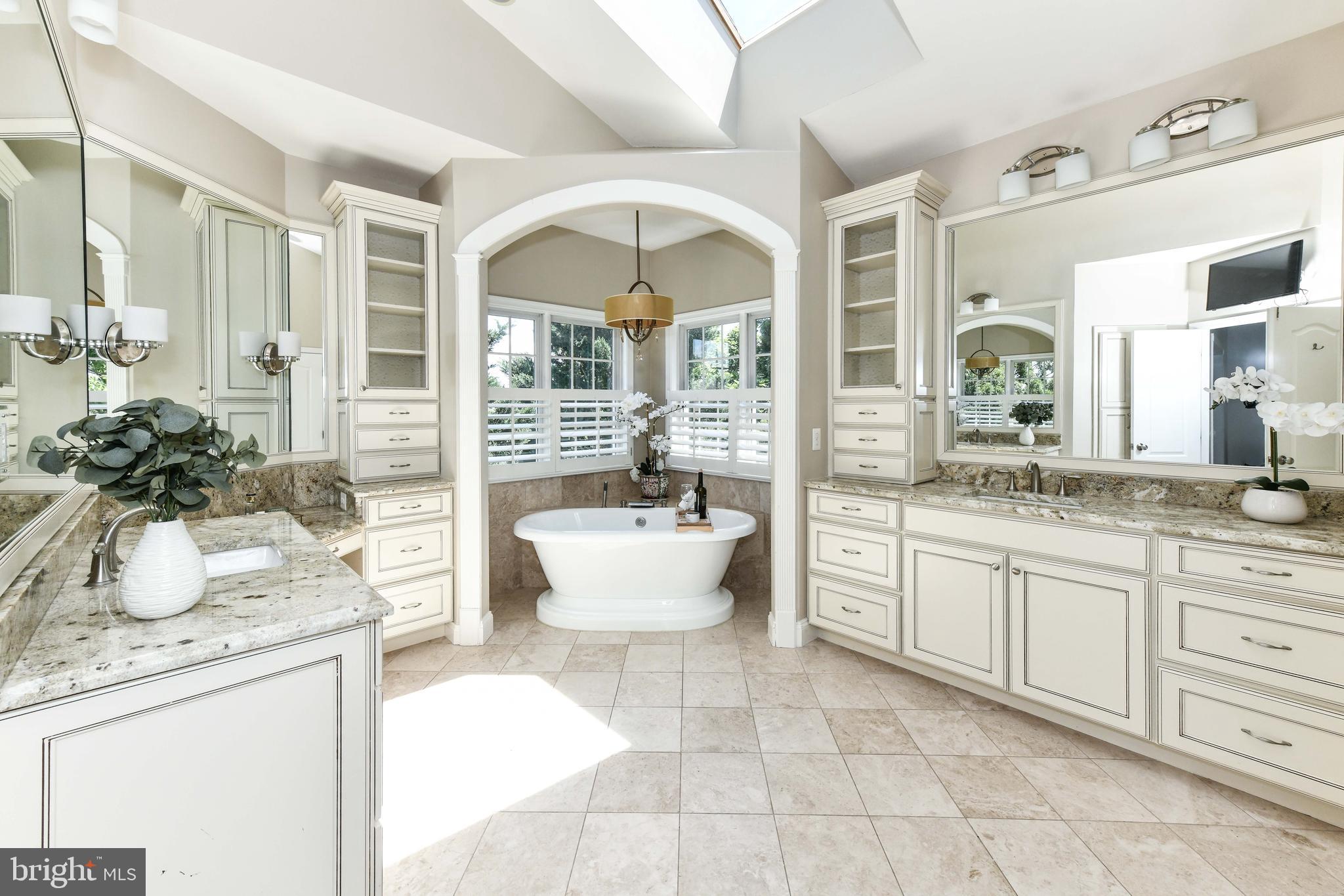 BELMONT COUNTRY CLUB - Residential