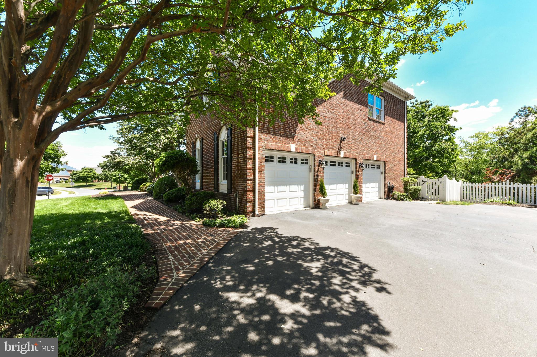 BELMONT COUNTRY CLUB - Residential