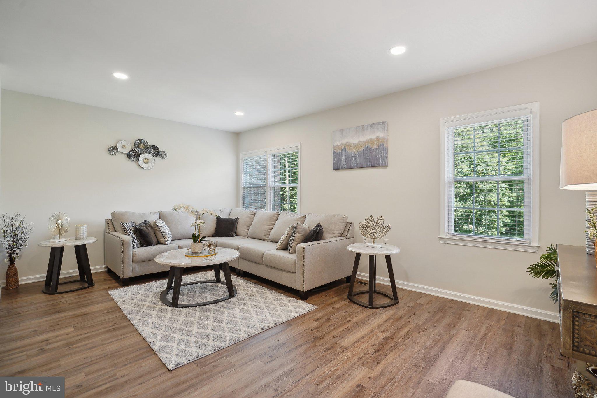 LAKE RIDGE - Residential