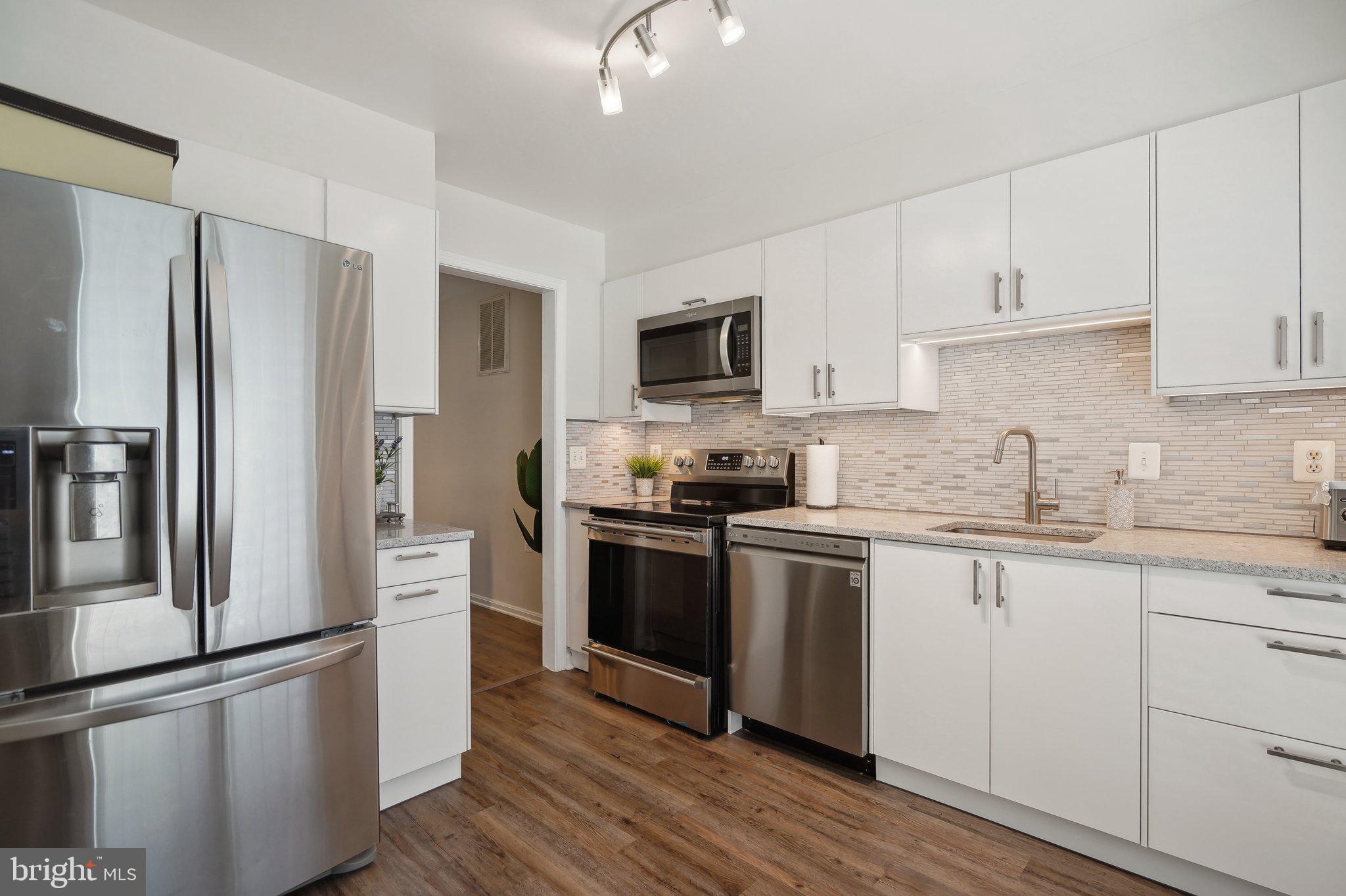 LAKE RIDGE - Residential