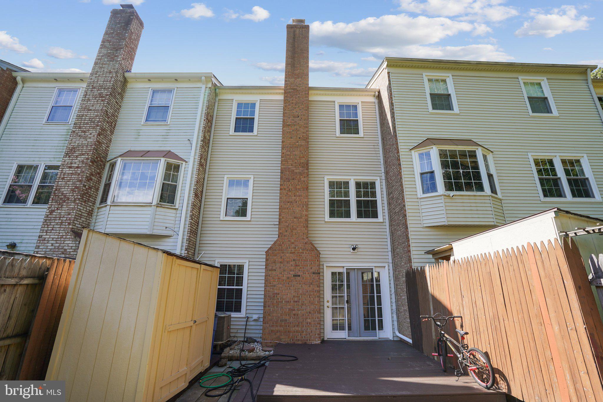 LAKE RIDGE - Residential