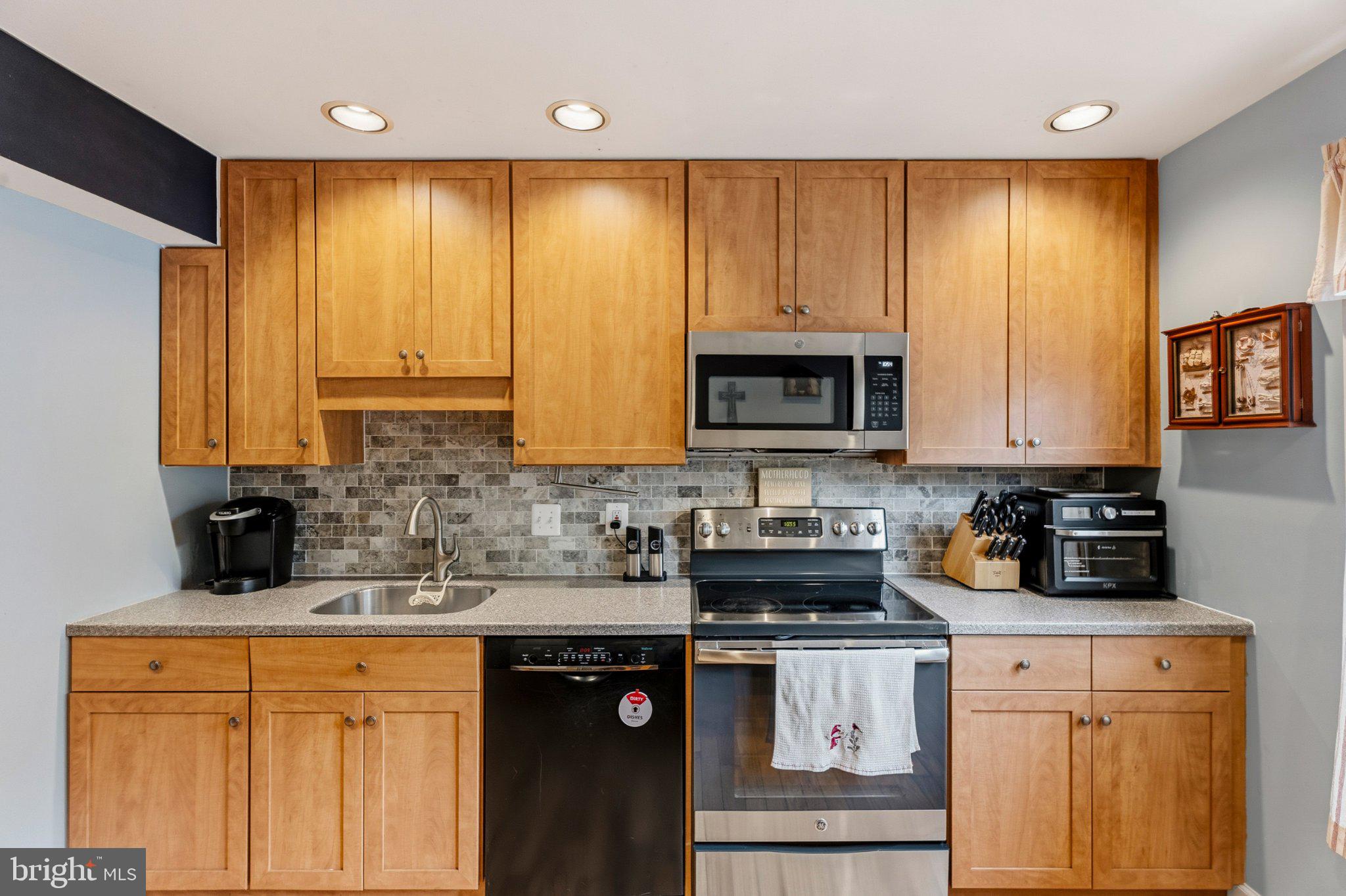 7789 DURER COURT