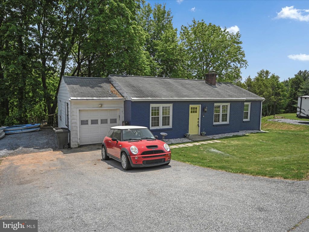 Photo of 508 RAMBLER RD, MANHEIM, PA 17545 (MLS # PALA2035222)