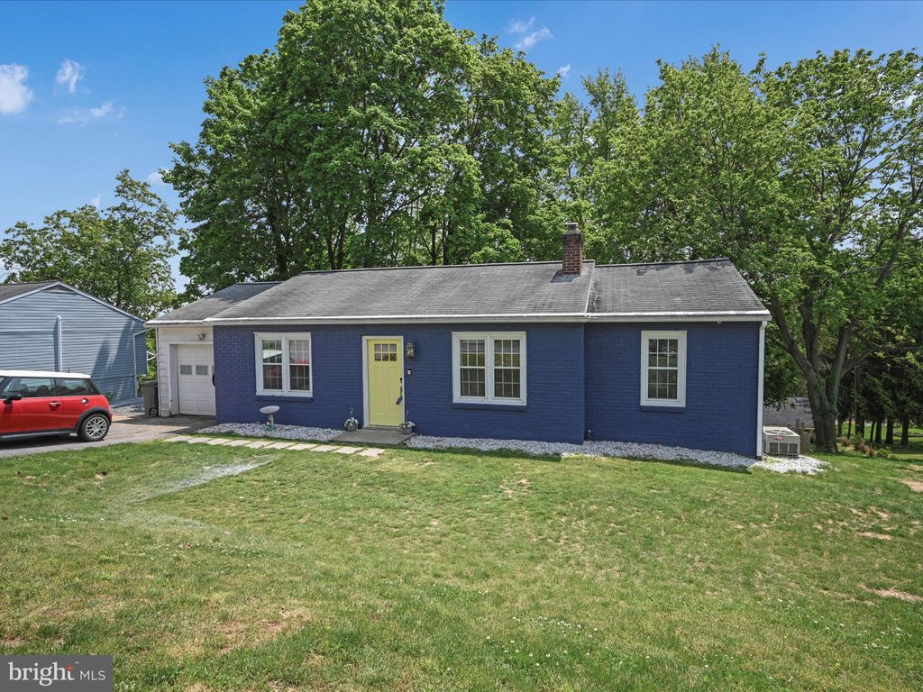 Photo of 508 RAMBLER RD, MANHEIM, PA 17545 (MLS # PALA2035222)