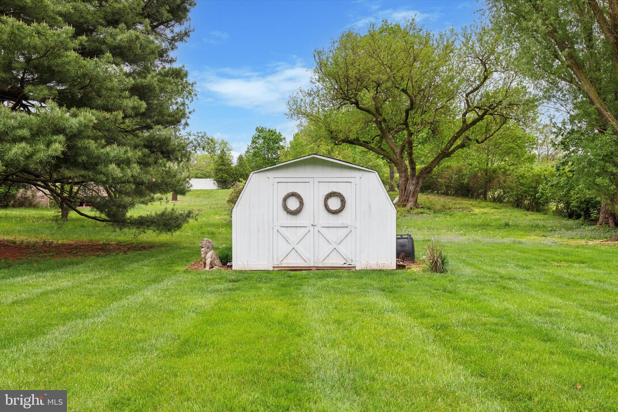 1114 AMBER LANE
