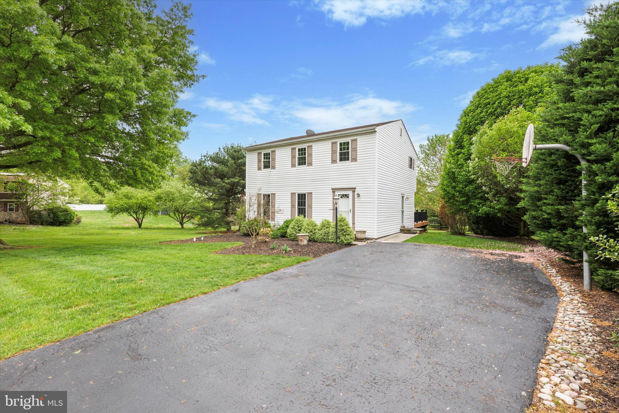 1114 AMBER LANE