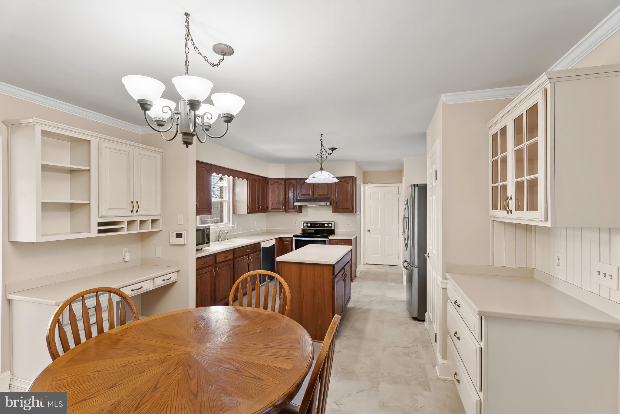 POTOMAC MANOR - Residential