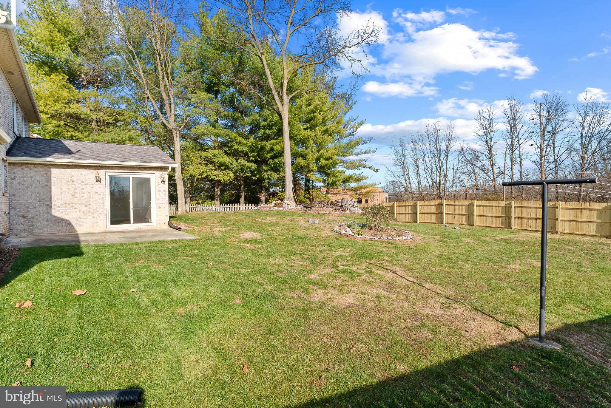 POTOMAC MANOR - Residential