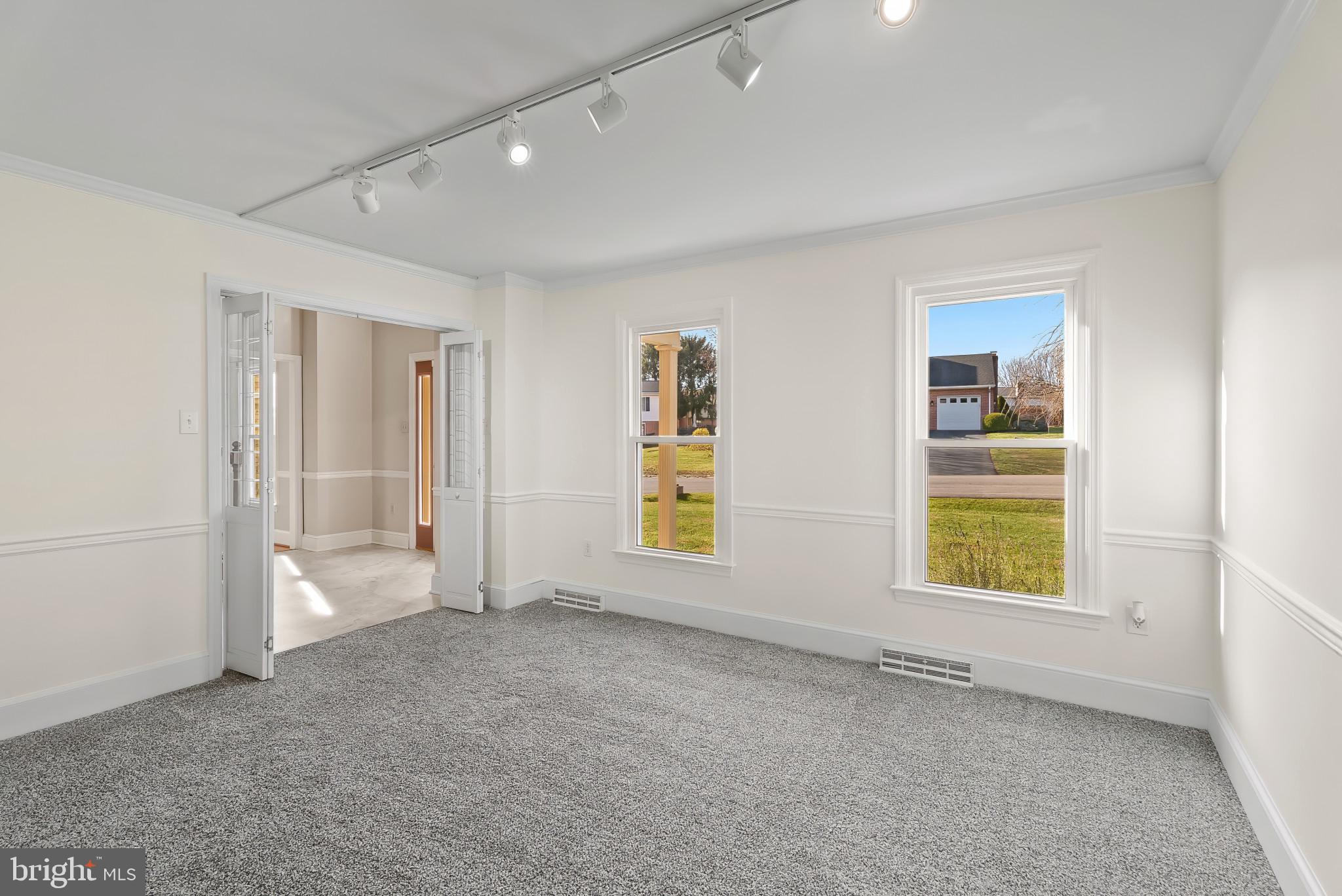 POTOMAC MANOR - Residential