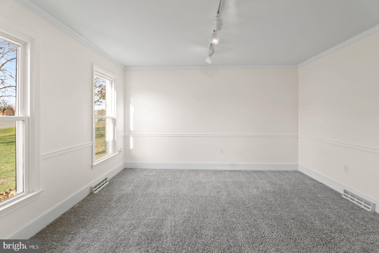 POTOMAC MANOR - Residential