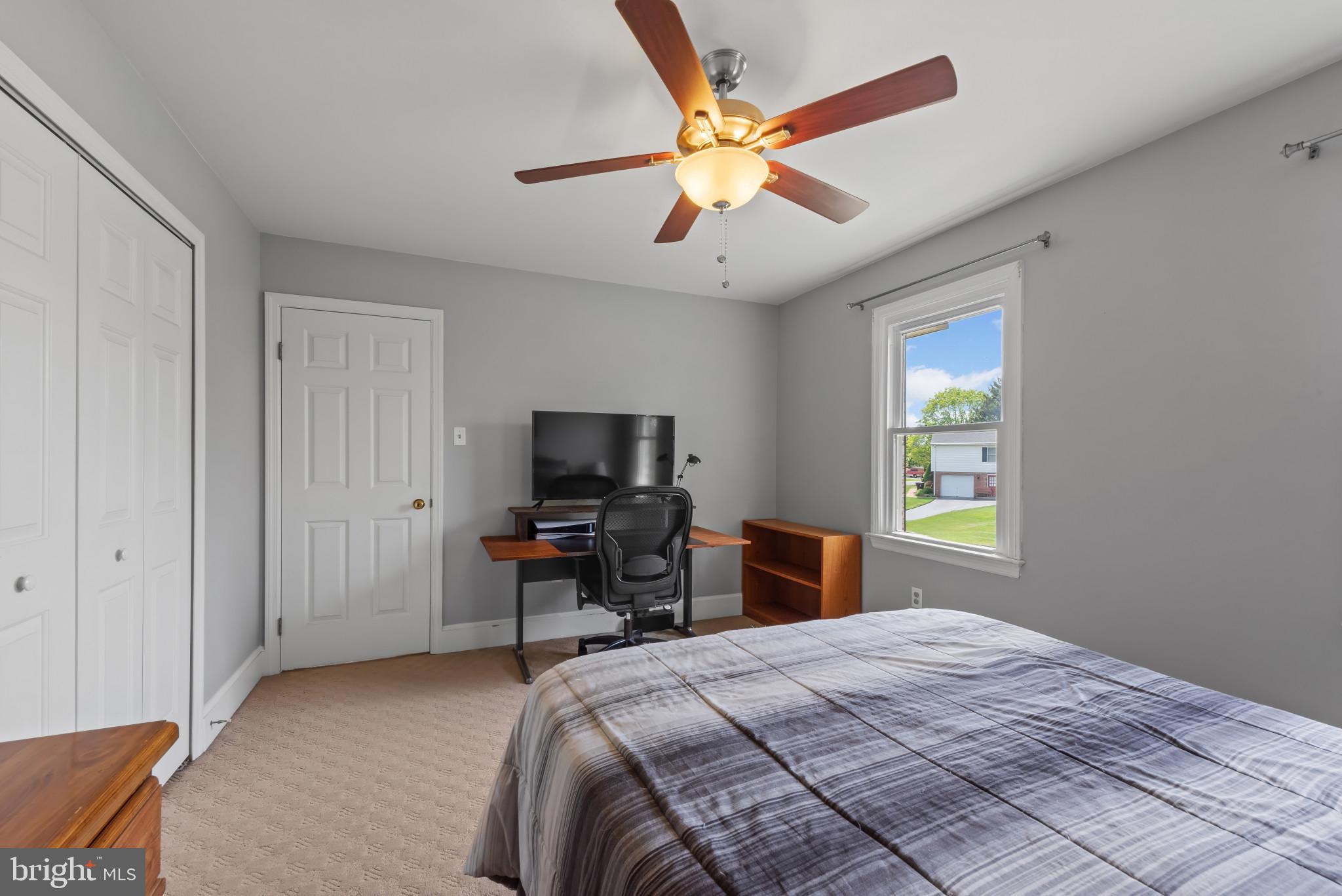 POTOMAC MANOR - Residential