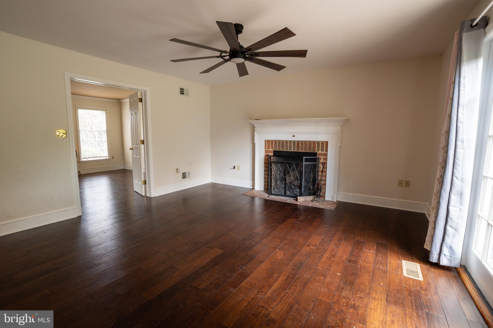 BUCKFIELD - Residential