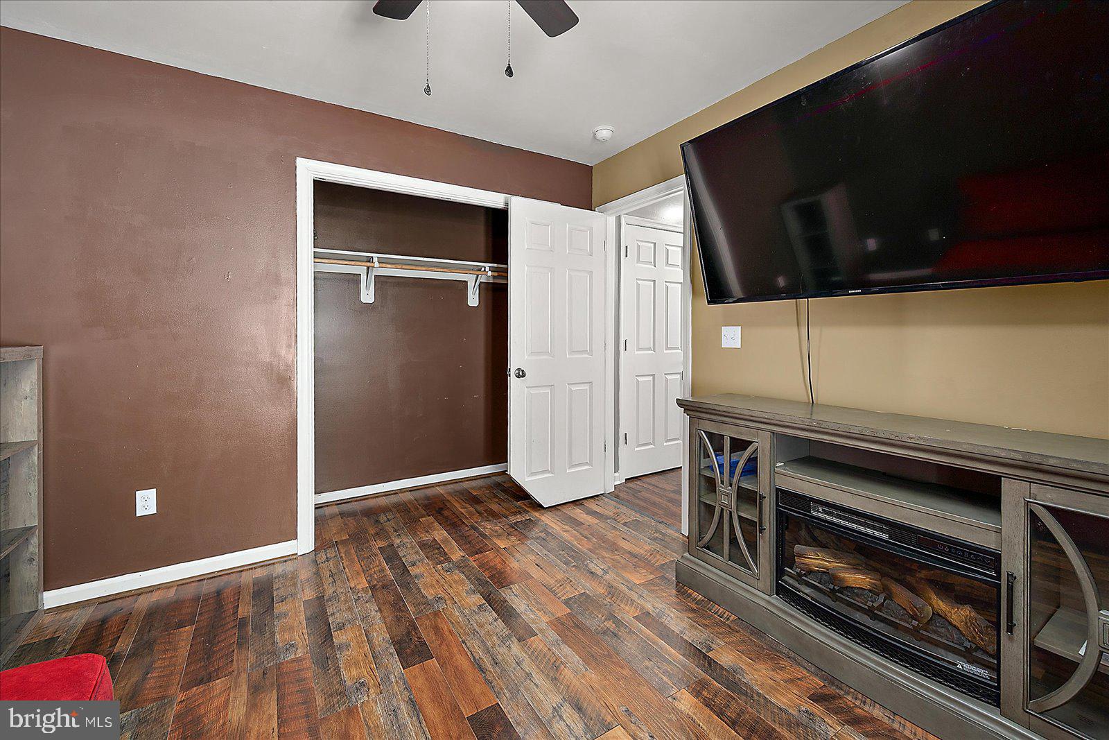 WOODLAND MANOR - Residential