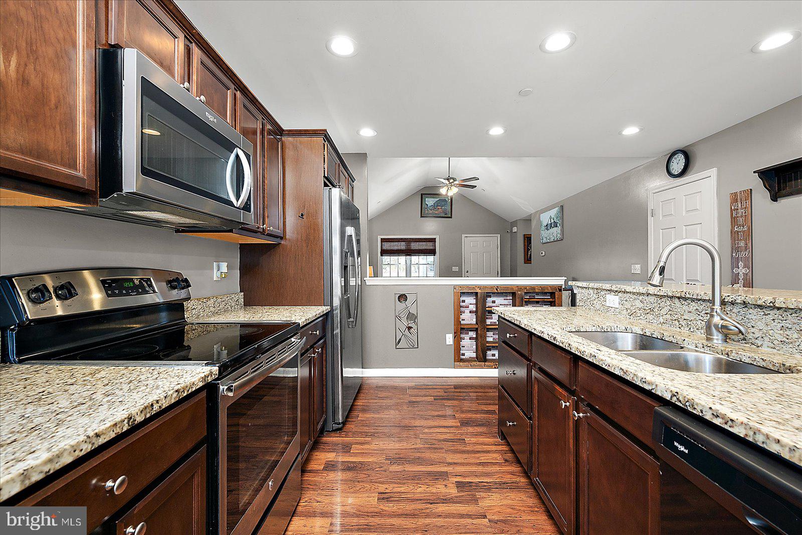 WOODLAND MANOR - Residential