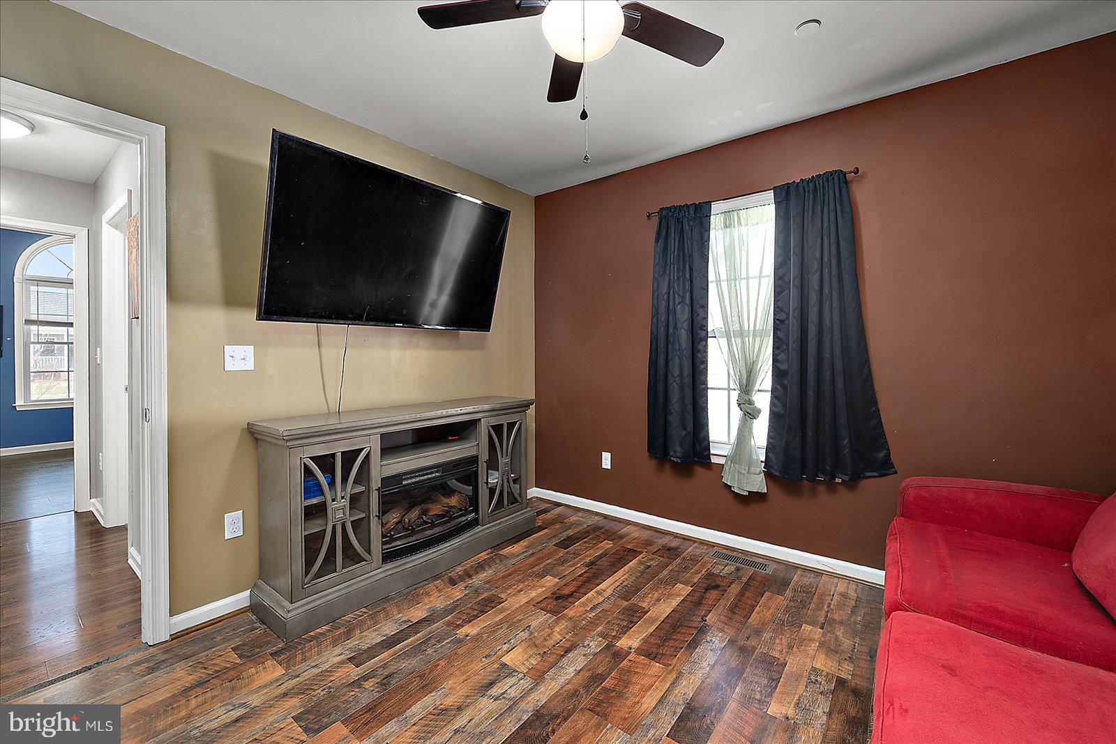 WOODLAND MANOR - Residential