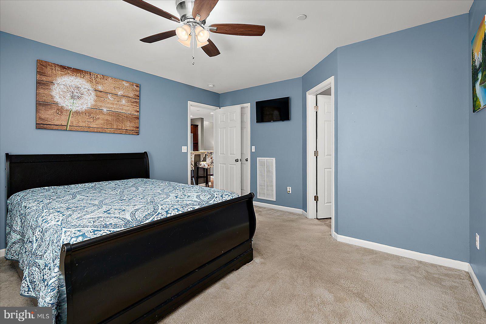 WOODLAND MANOR - Residential