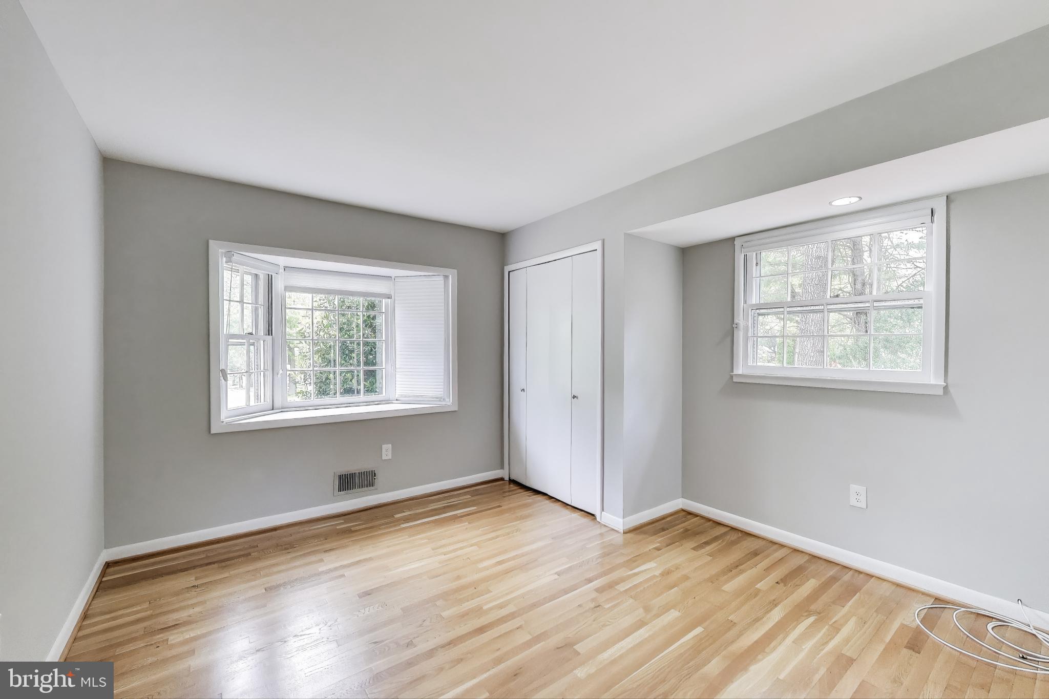 BEL PRE WOODS - Residential Lease