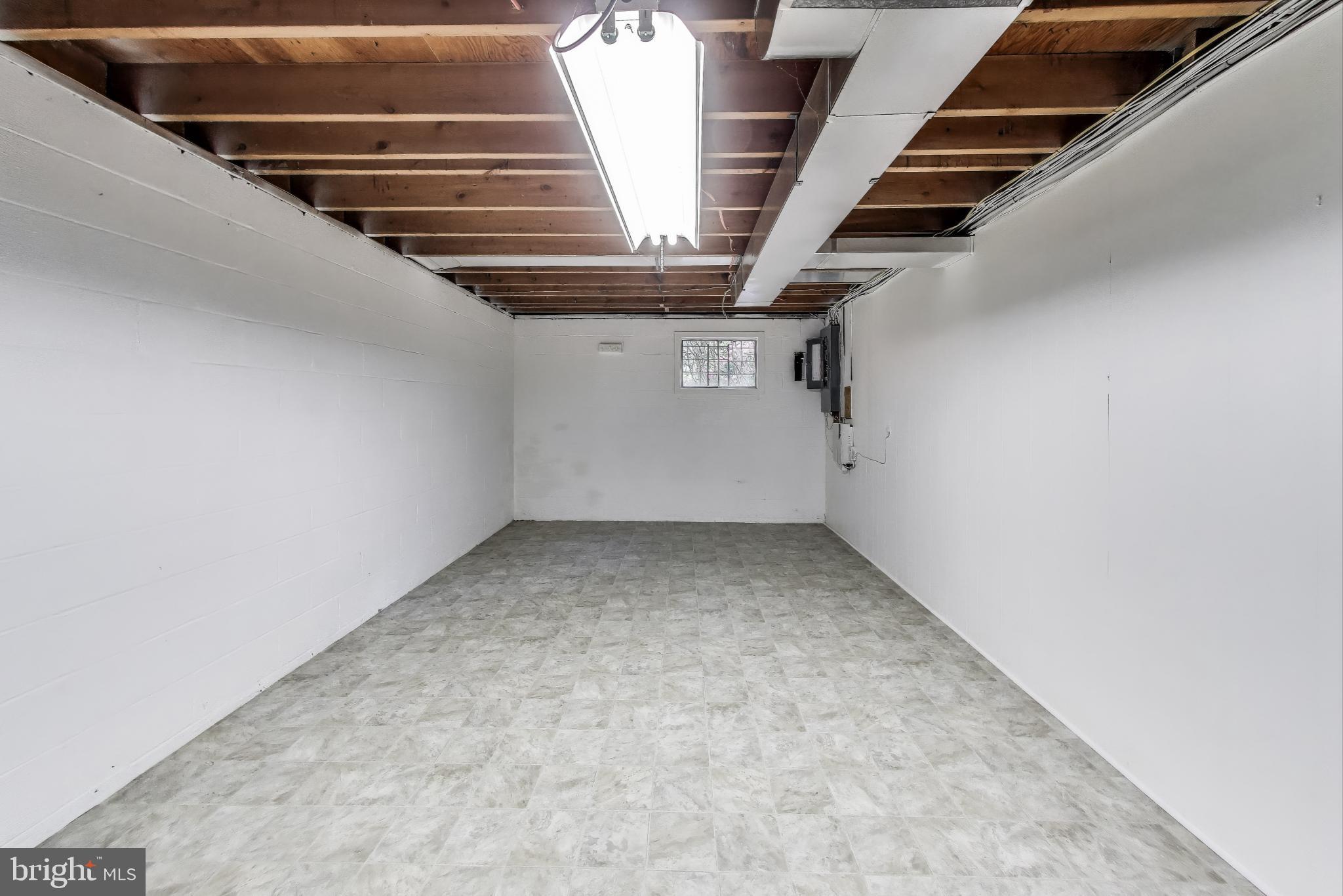 BEL PRE WOODS - Residential Lease