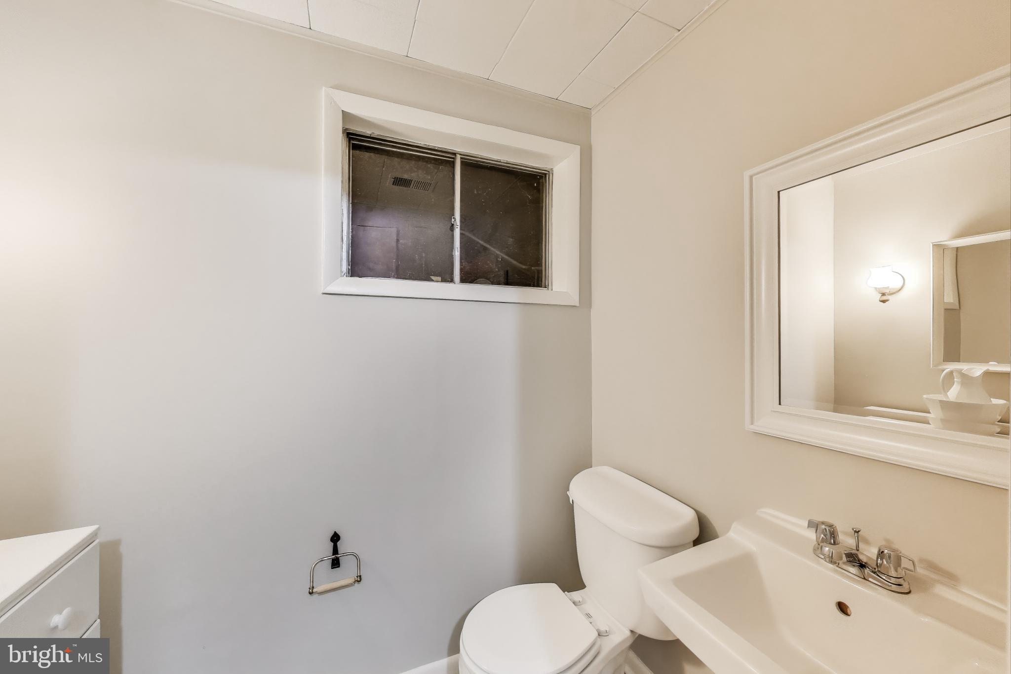 BEL PRE WOODS - Residential Lease