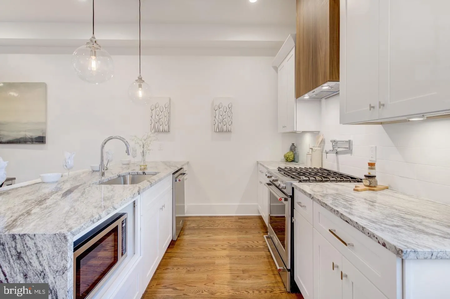 Philadelphia, Pennsylvania 19125, United States, 3 Bedrooms Bedrooms, ,3 BathroomsBathrooms,Residential,Active,184160