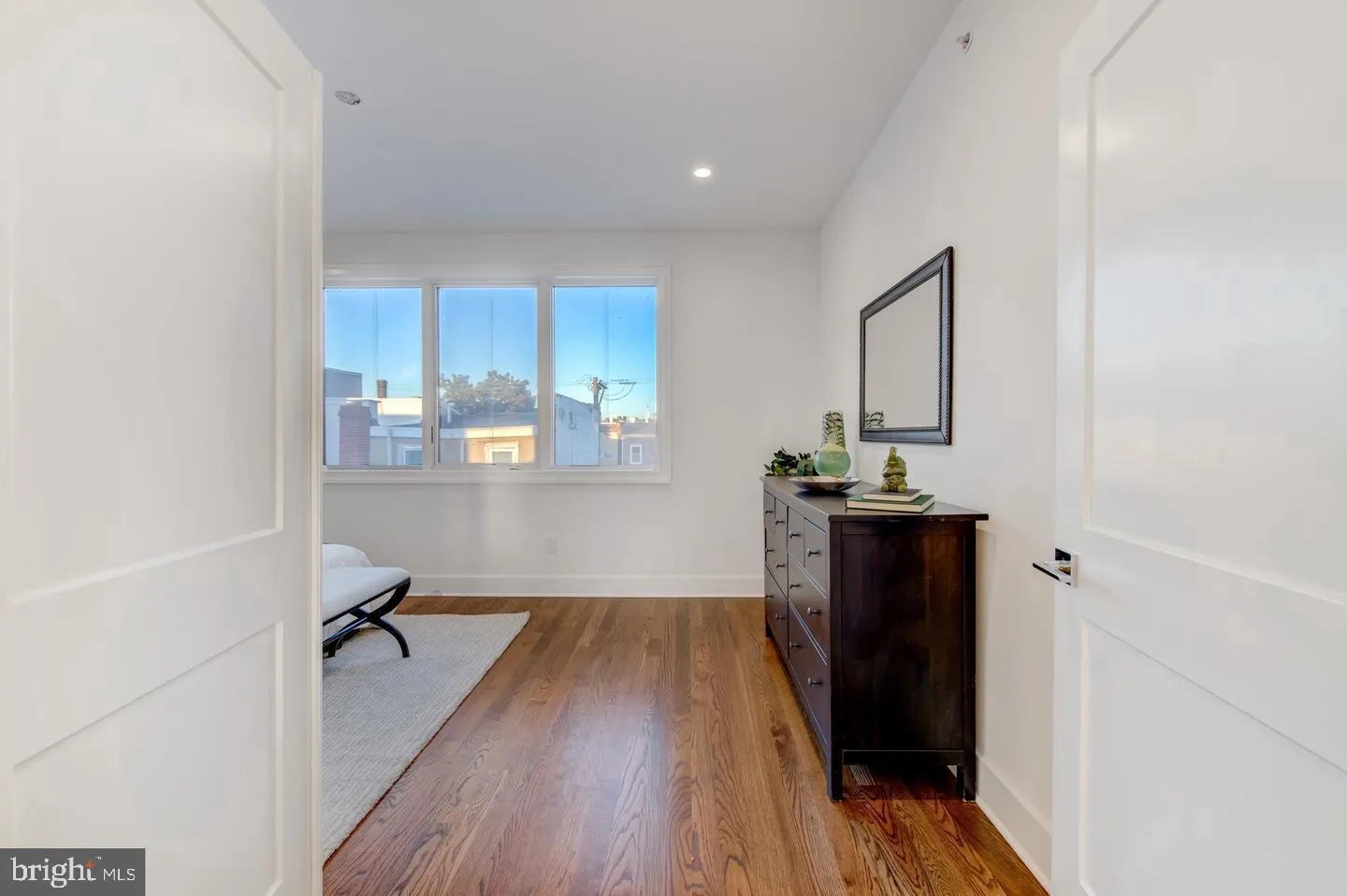 Philadelphia, Pennsylvania 19125, United States, 3 Bedrooms Bedrooms, ,3 BathroomsBathrooms,Residential,Active,184160