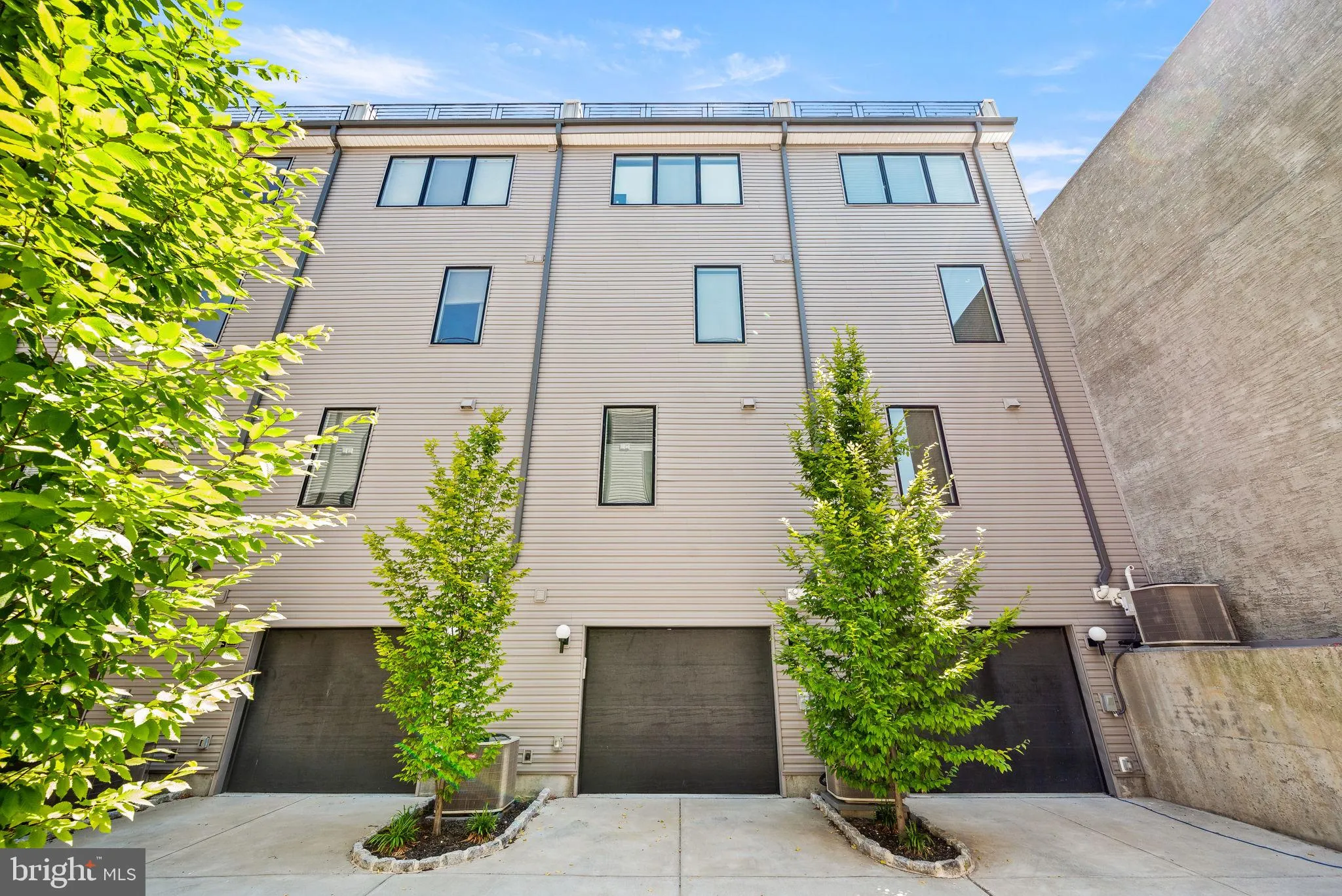 Philadelphia, Pennsylvania 19125, United States, 3 Bedrooms Bedrooms, ,3 BathroomsBathrooms,Residential,Active,184160