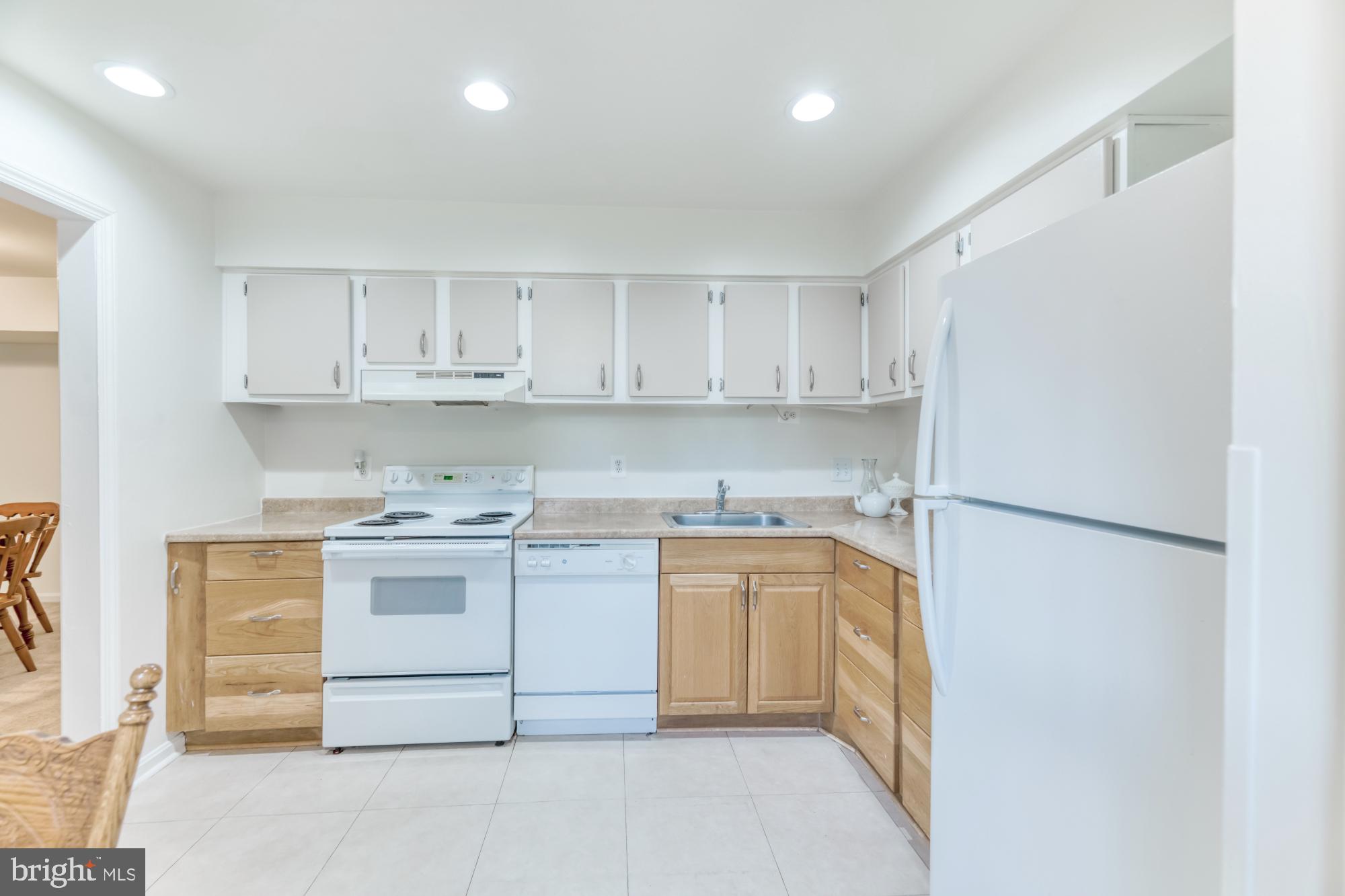 TERRACE TOWNHOUSES OF ANNANDALE - Residential