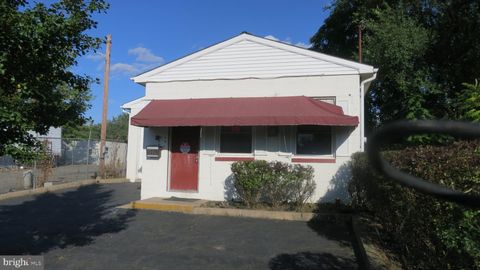 Photo of 322 Robbins Avenue, EWING TWP, NJ 08638 (MLS # NJME2064550)